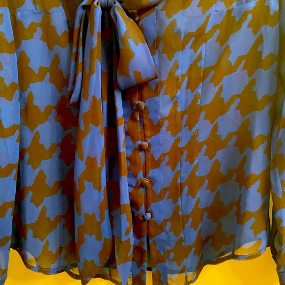Tahari ASL Houndstooth Bow Blouse - Picture 3 of 3
